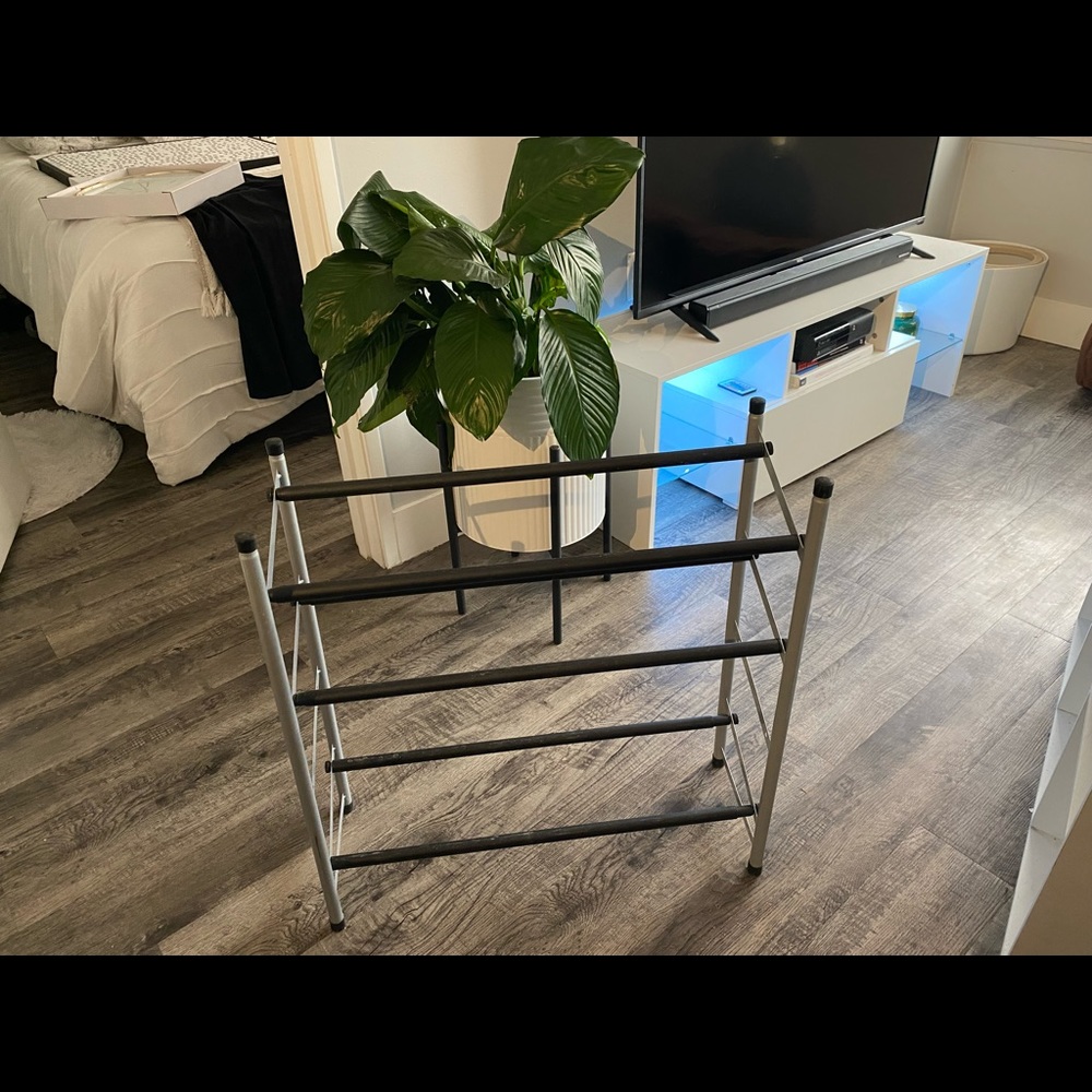 3 tier adjustable length shoe rack